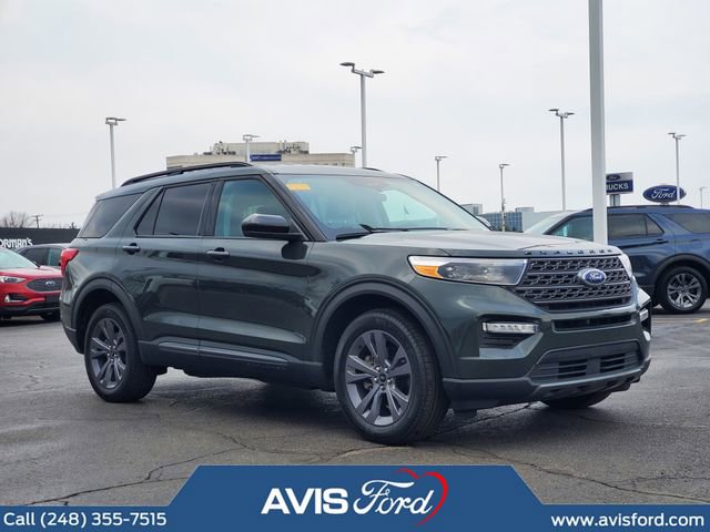 Used 2023 Ford Explorer XLT w/ Equipment Group 202A AWD/4WD image 2