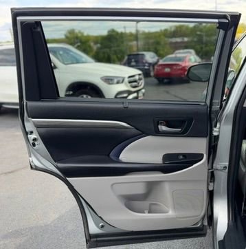 Used 2019 Toyota Highlander Limited AWD/4WD image 23