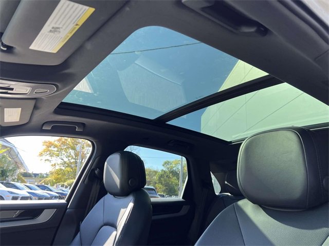 Certified 2025 Porsche Cayenne image 13