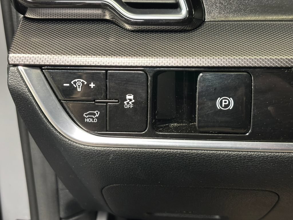 Used 2025 Kia Sportage SX FWD image 17
