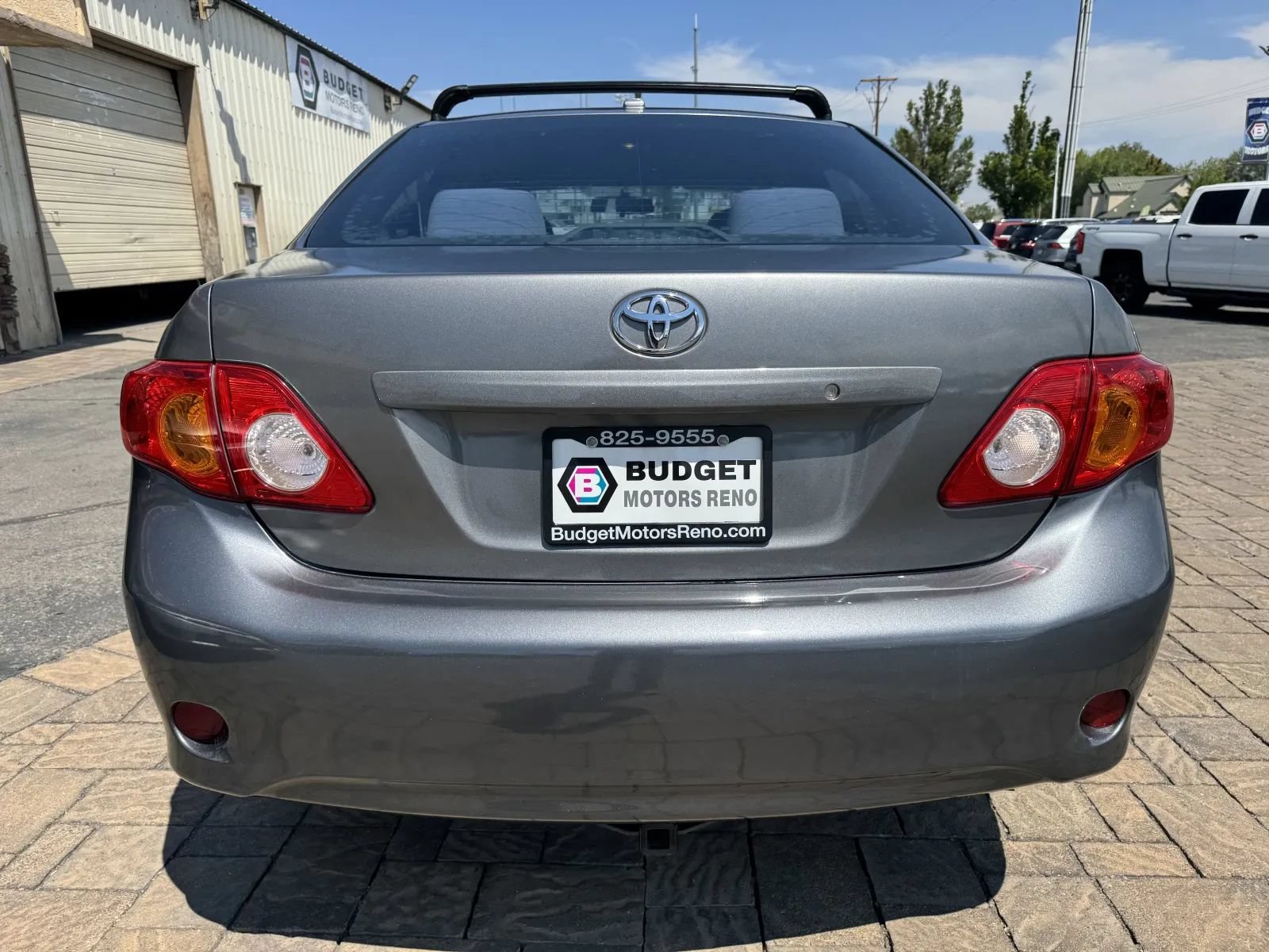 Used 2010 Toyota Corolla LE FWD image 3