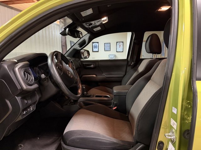 Used 2023 Toyota Tacoma TRD Off-Road w/ Technology Package image 9