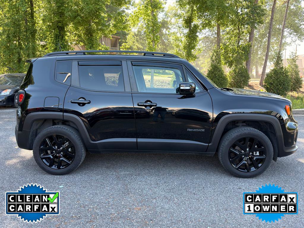 Used 2023 Jeep Renegade Altitude AWD/4WD image 2
