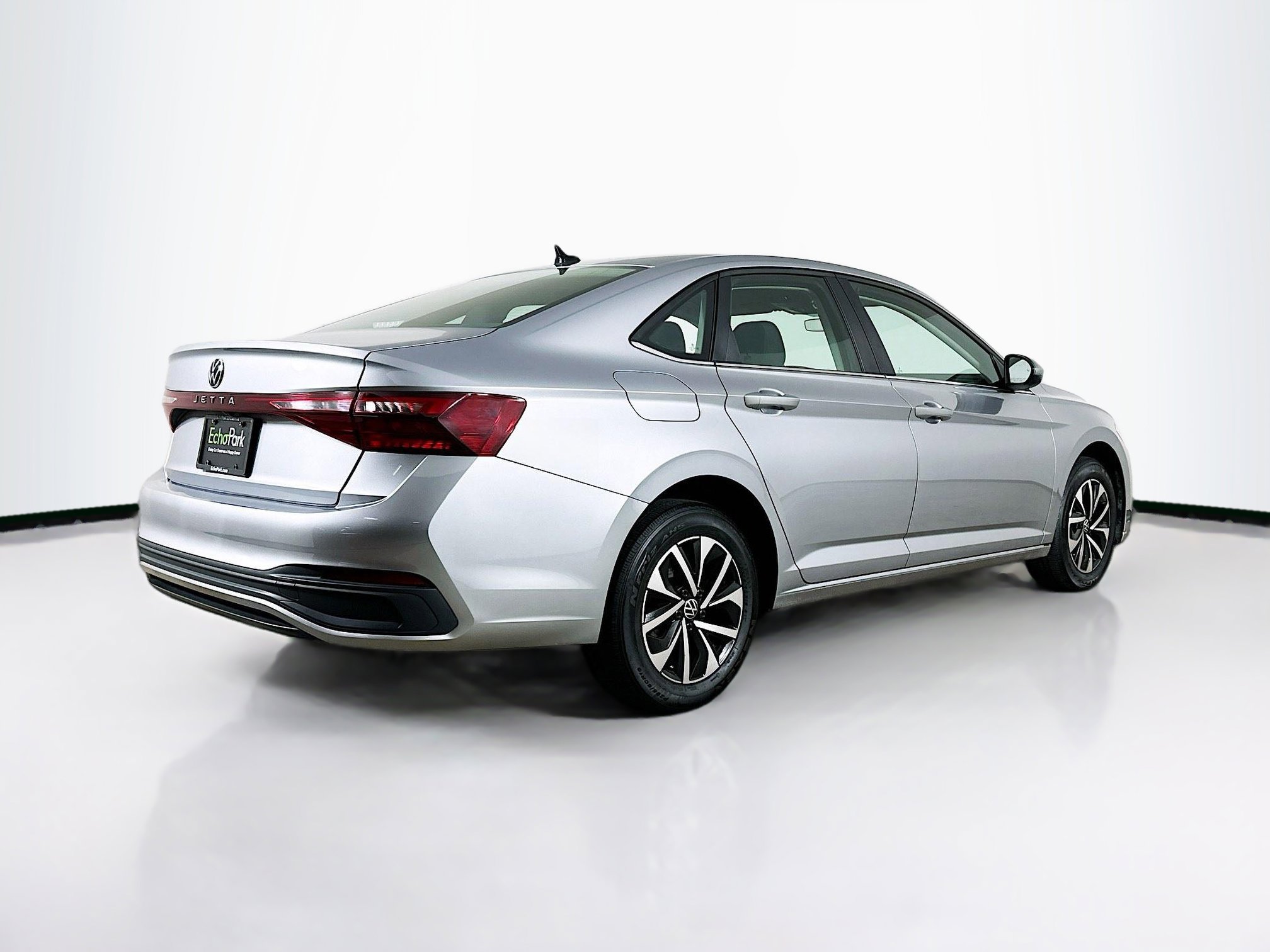 Used 2025 Volkswagen Jetta S image 9