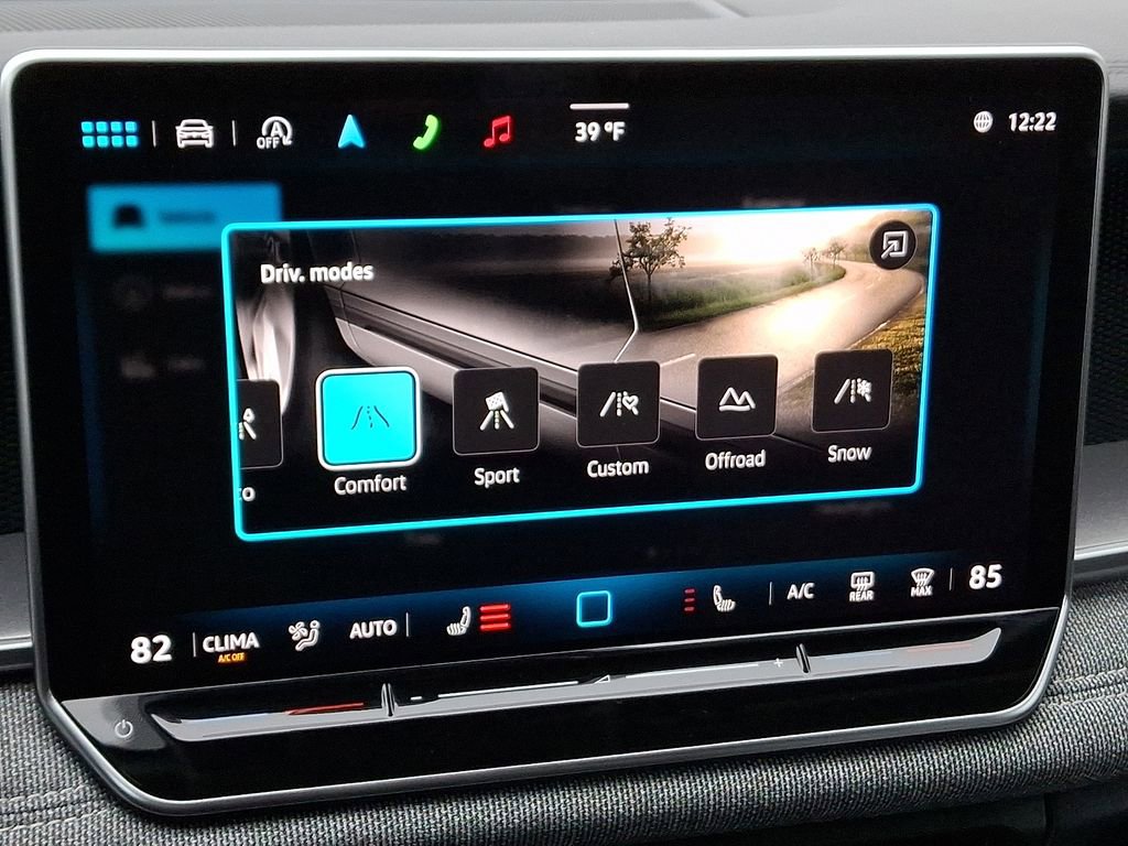 Used 2025 Volkswagen Tiguan S image 14