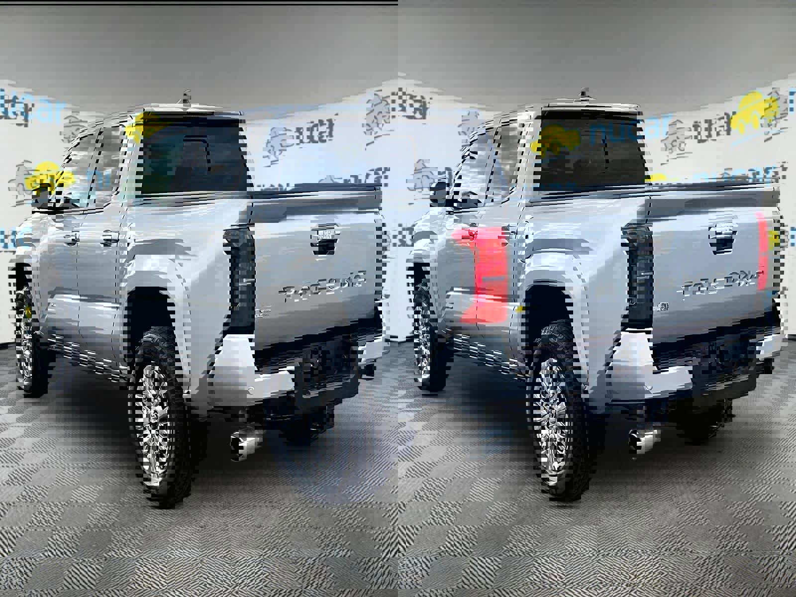 Used 2024 Toyota Tacoma Limited w/ Limited Package (LT) image 4