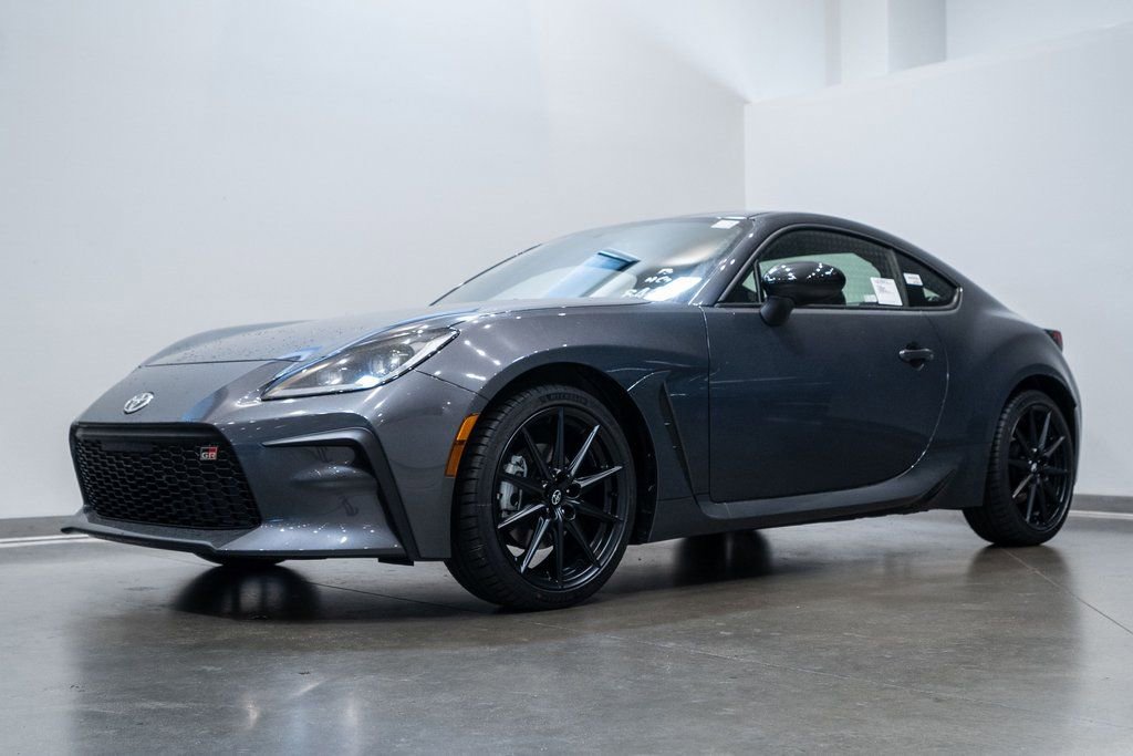New 2025 Toyota GR86 Premium image 3
