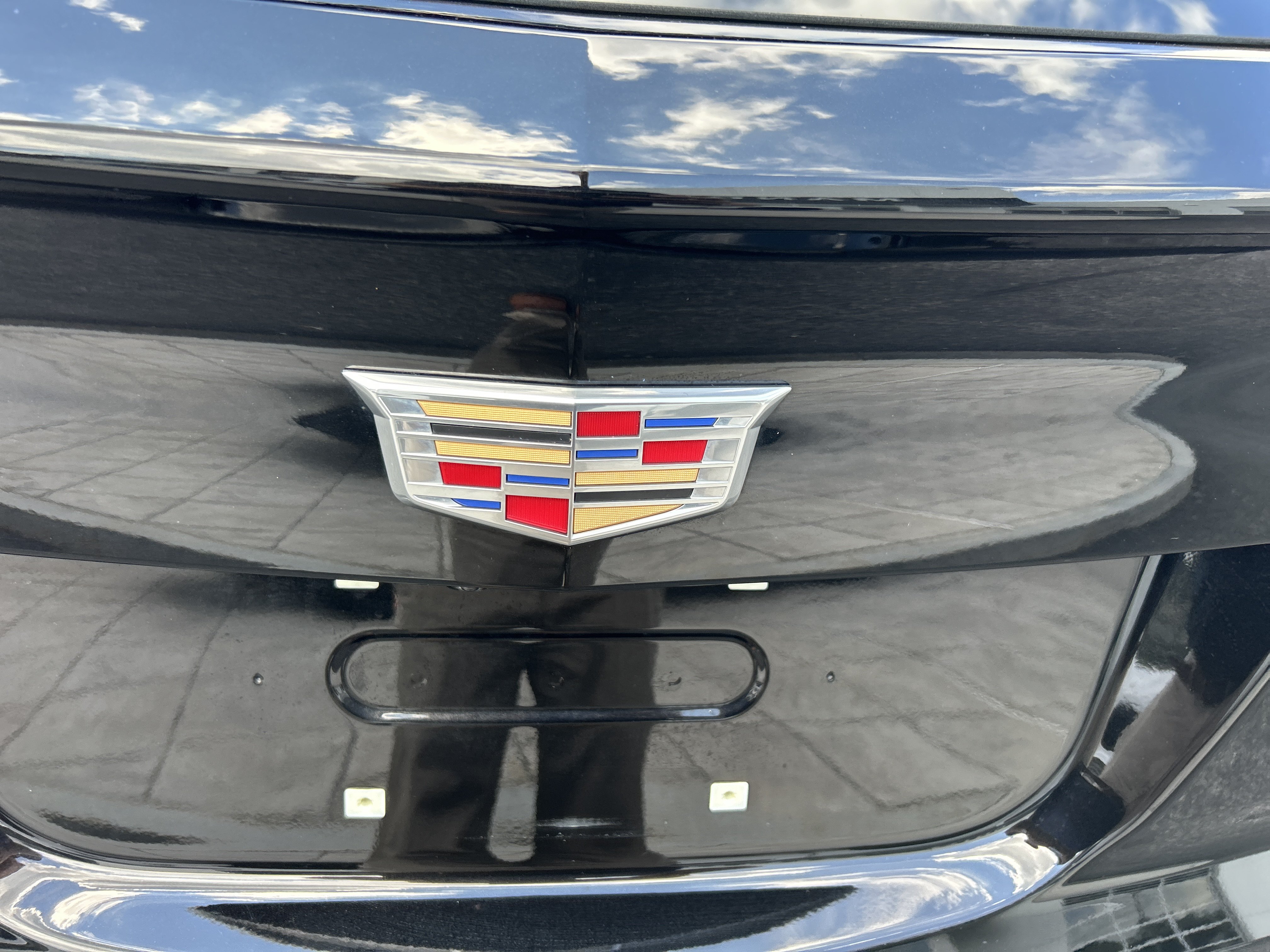 Certified 2025 Cadillac XT4 Premium Luxury w/ Cold Weather Package AWD/4WD image 8