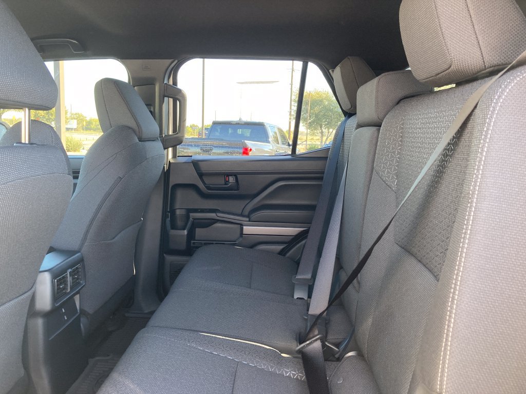 New 2026 Toyota 4Runner SR5 AWD/4WD image 3