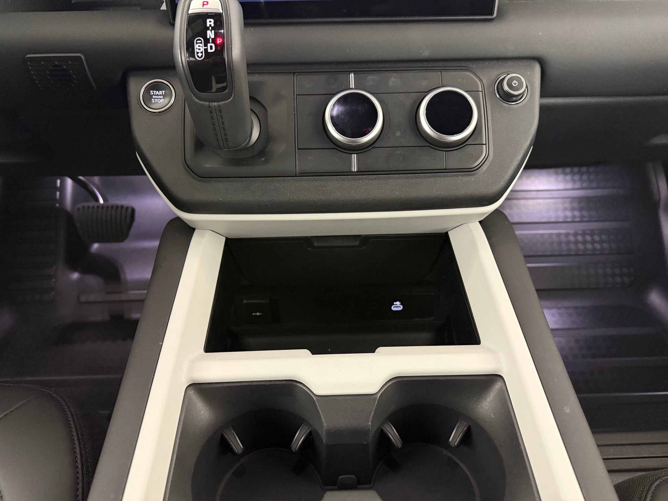 Used 2025 Land Rover Defender 110 S image 22