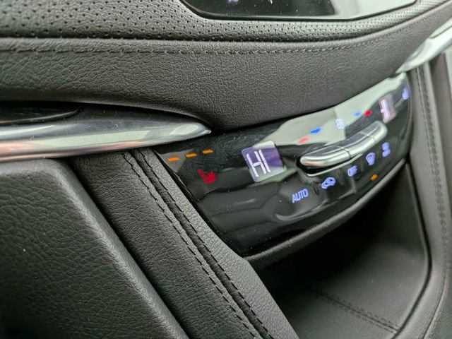 Certified 2022 Cadillac XT5 Premium Luxury FWD image 11