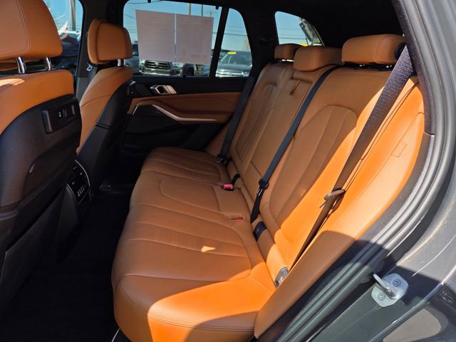 Used 2022 BMW X5 M50i w/ Executive Package AWD/4WD image 11