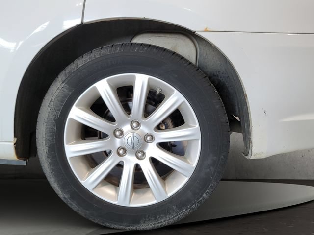 Used 2013 Chrysler 200 Limited FWD image 31