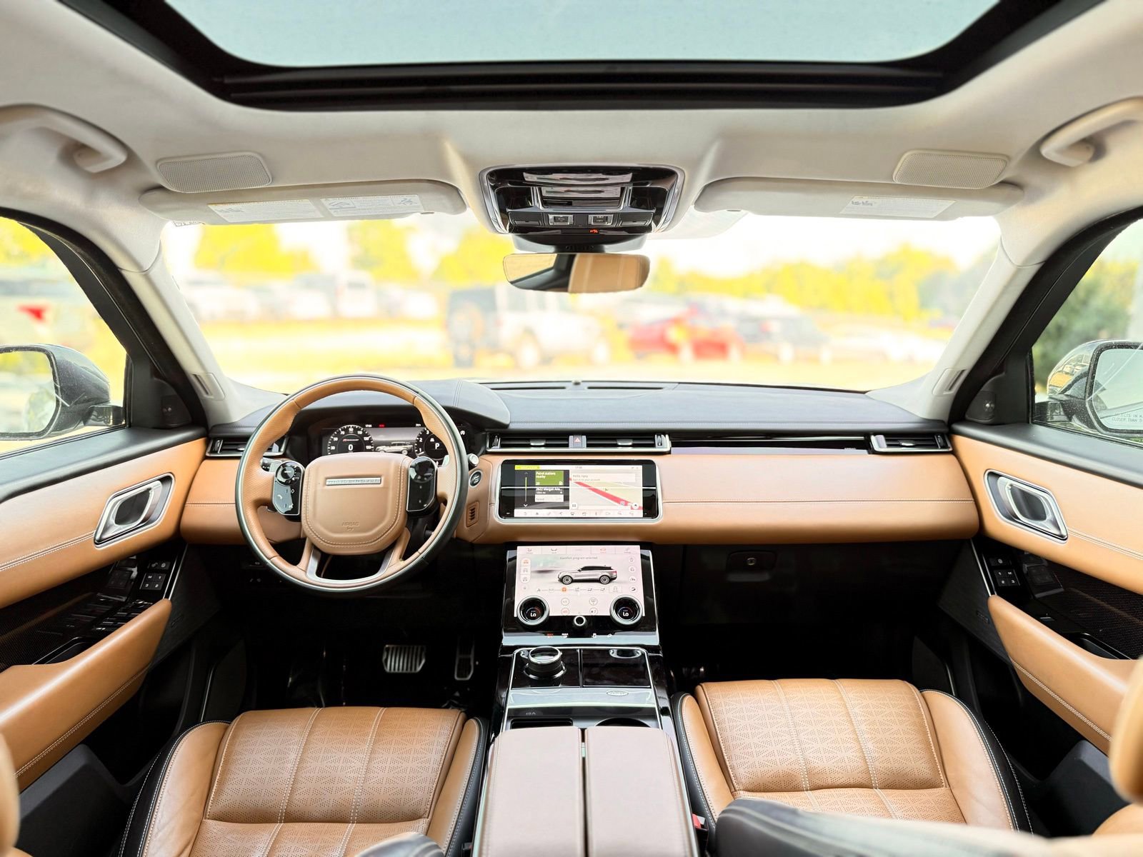 Used 2018 Land Rover Range Rover Velar R-Dynamic HSE AWD/4WD image 2