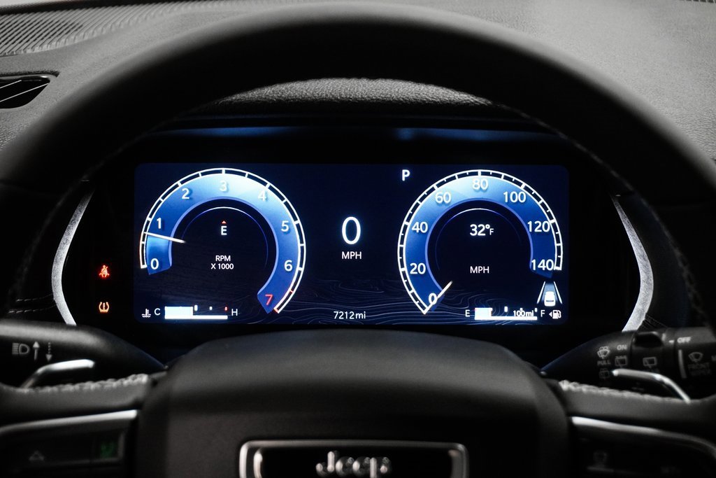 Used 2024 Jeep Grand Cherokee L Laredo image 21