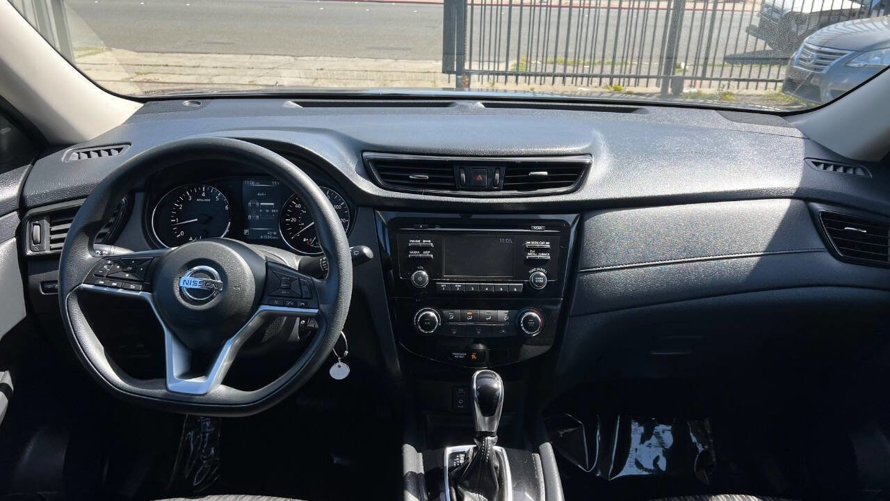 Used 2017 Nissan Rogue S image 10