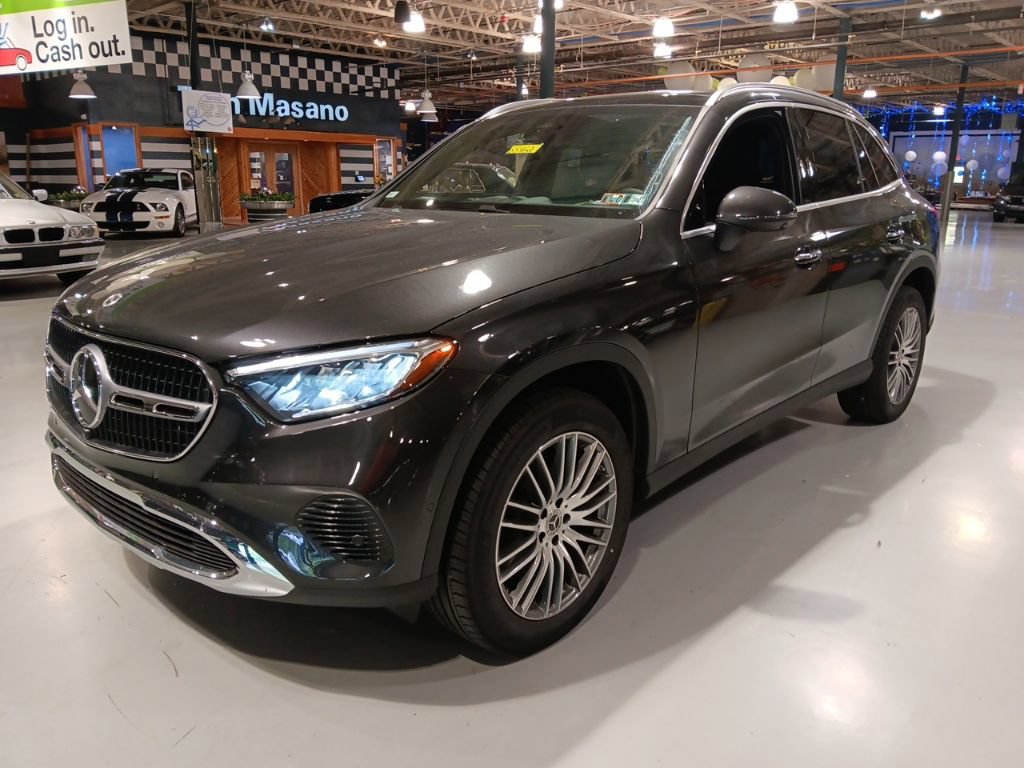 Used 2026 Mercedes-Benz GLC 300 4MATIC image 9