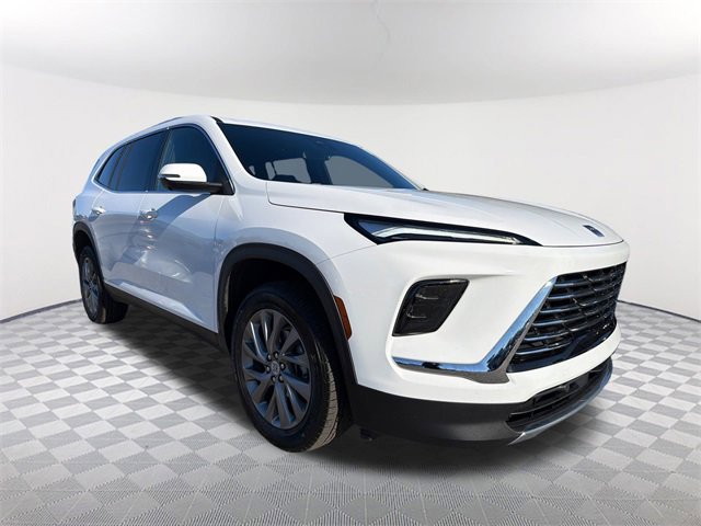 Used 2025 Buick Enclave Preferred image 3