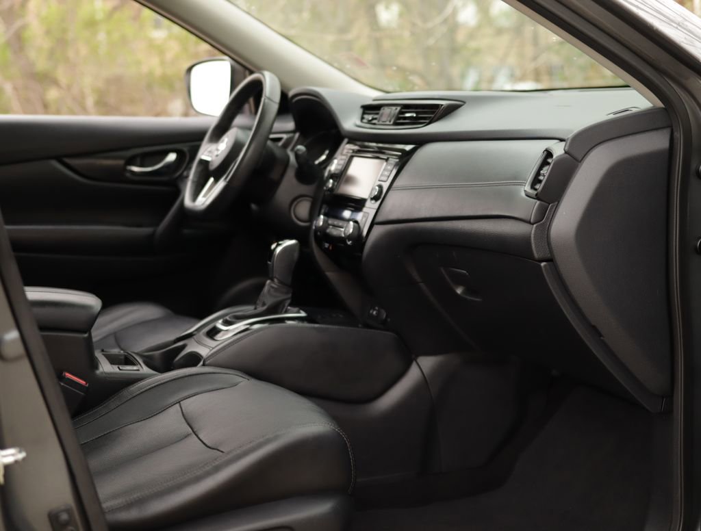 Used 2019 Nissan Rogue SL w/ Premium Package image 33