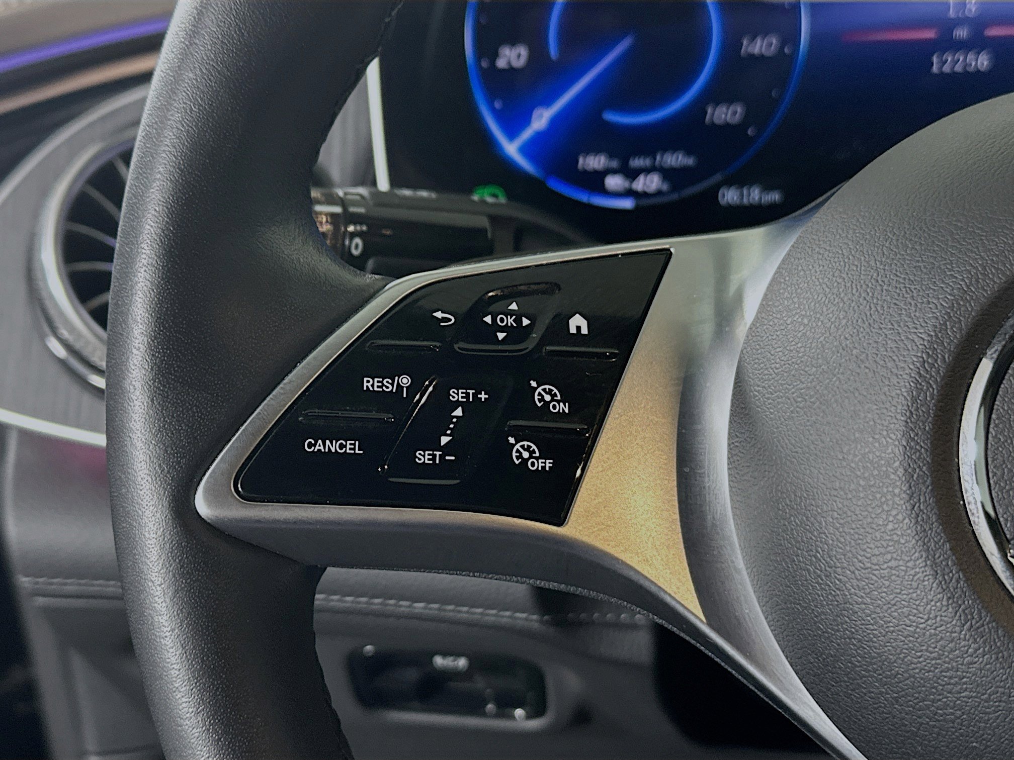 Used 2023 Mercedes-Benz EQE 500 4MATIC Sedan image 16