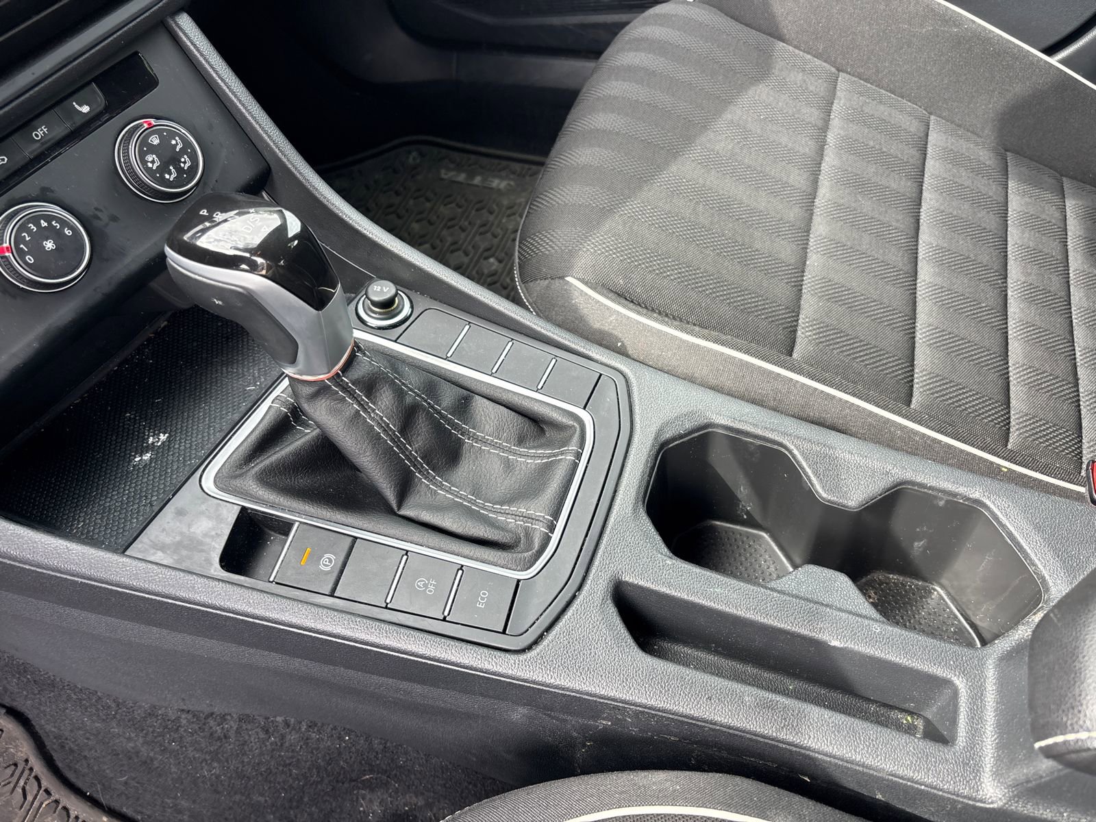 Used 2024 Volkswagen Jetta Sport FWD image 23