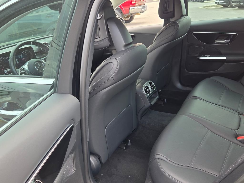 Used 2025 Mercedes-Benz C 300 Sedan image 7