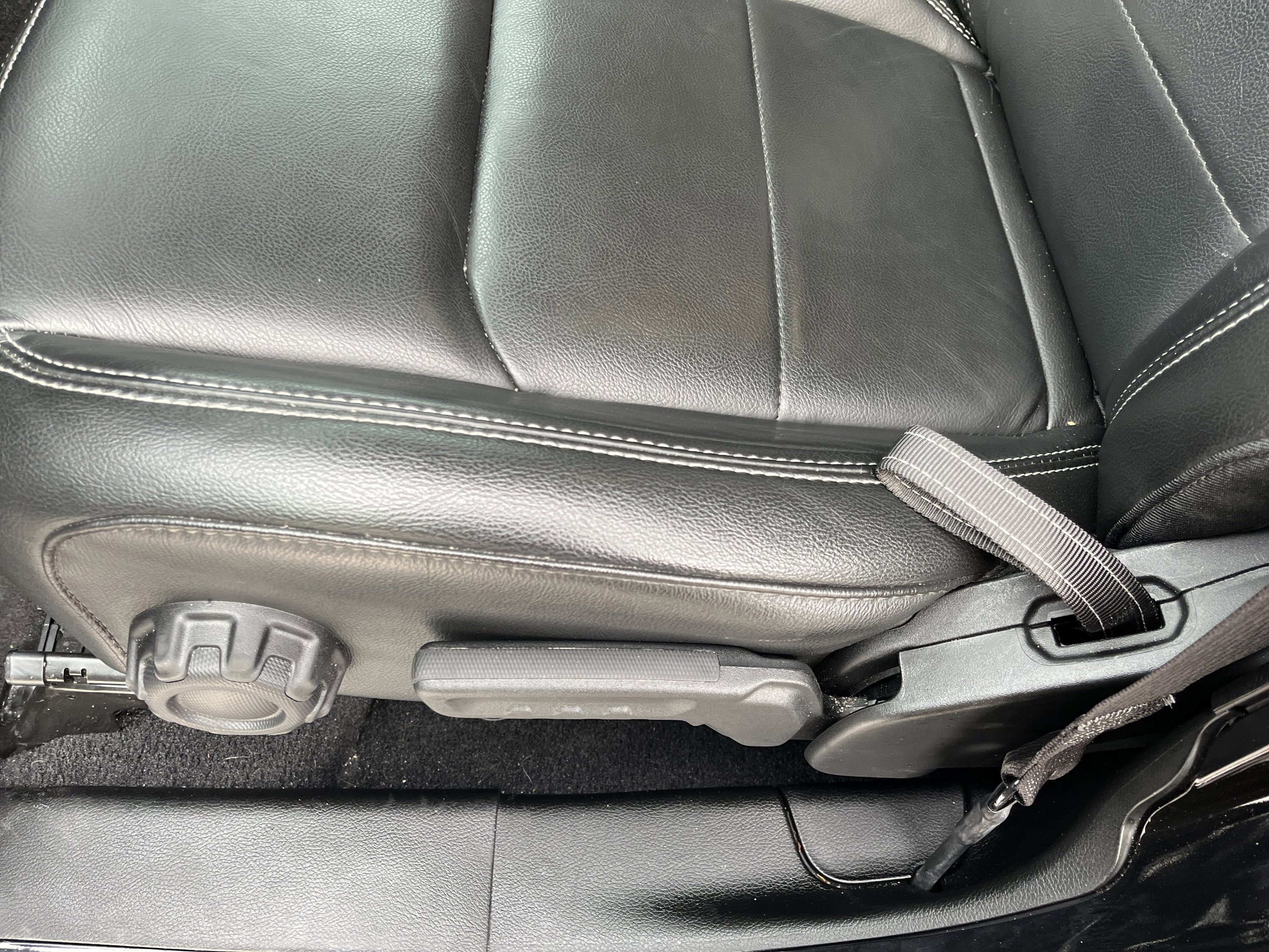 Used 2023 Jeep Wrangler Sahara w/ Cold Weather Group image 18