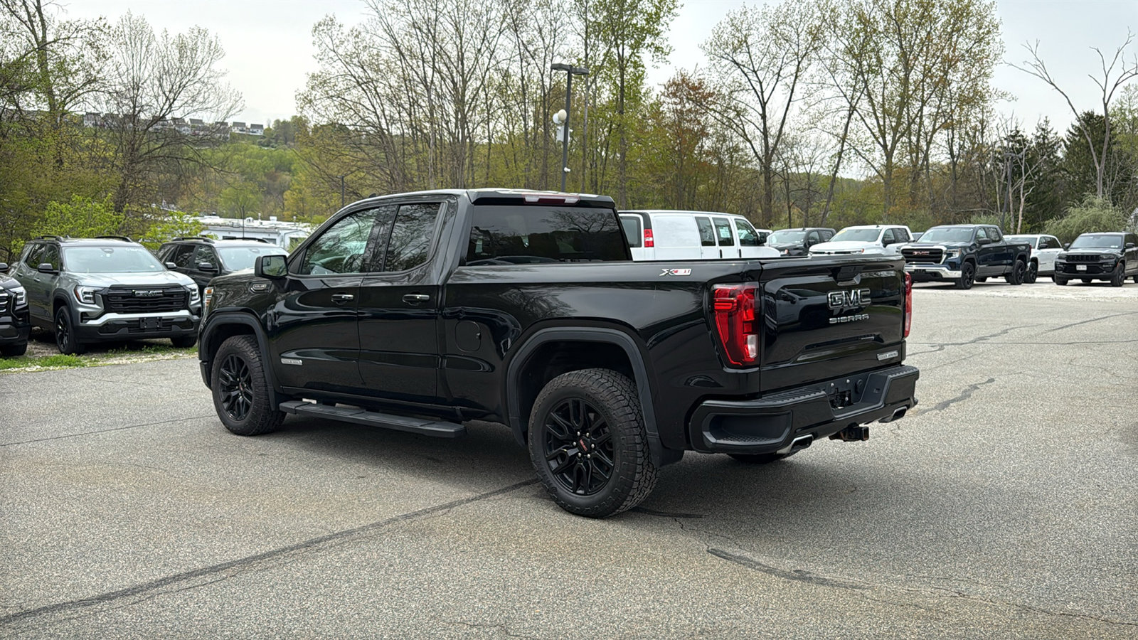 Used 2020 GMC Sierra 1500 Elevation w/ Elevation Value Package AWD/4WD image 8