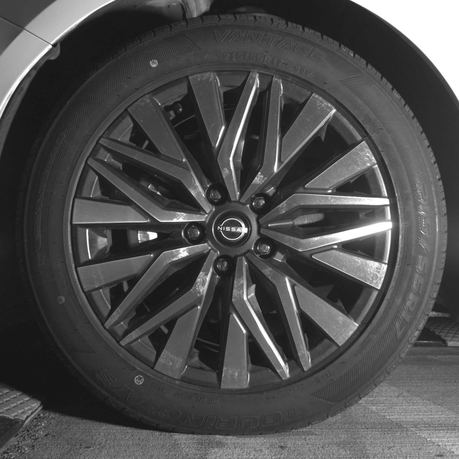 Used 2025 Nissan Altima 2.5 SV FWD image 12