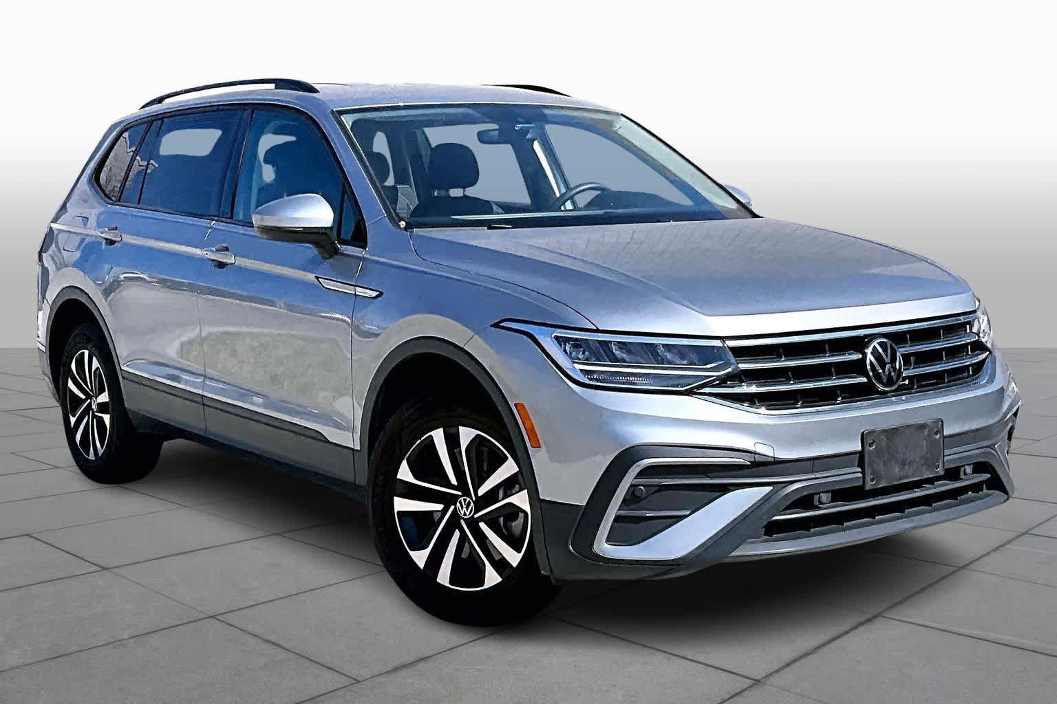 Used 2023 Volkswagen Tiguan S FWD image 3