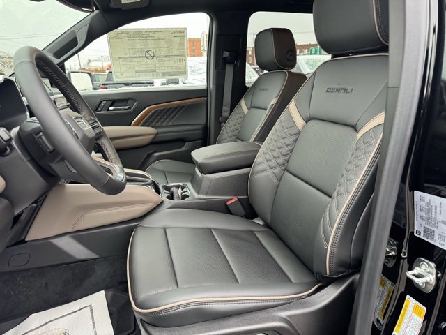 New 2026 GMC Canyon Denali w/ LPO, Denali Black Edition image 11