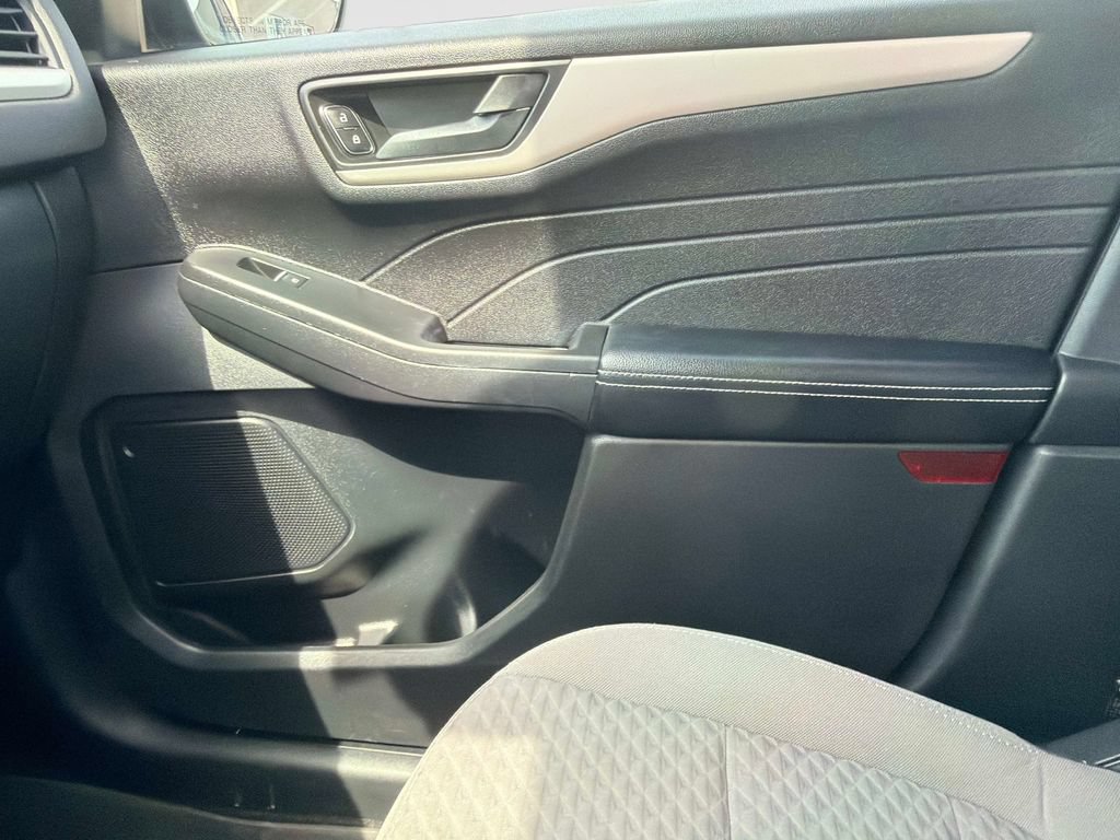 Used 2022 Ford Escape SE w/ Convenience Package FWD image 23
