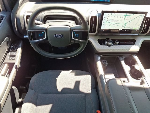Used 2025 Ford Expedition Max Active AWD/4WD image 12