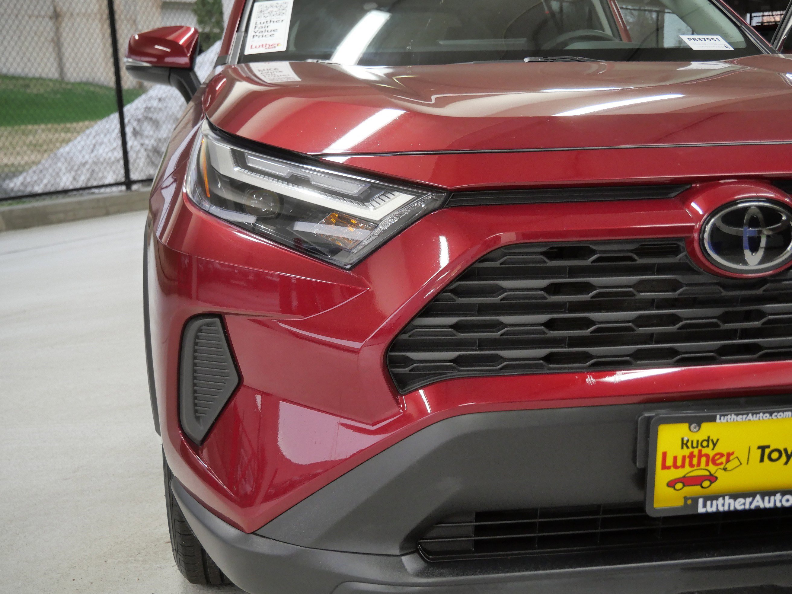 Certified 2025 Toyota RAV4 XLE FWD image 17