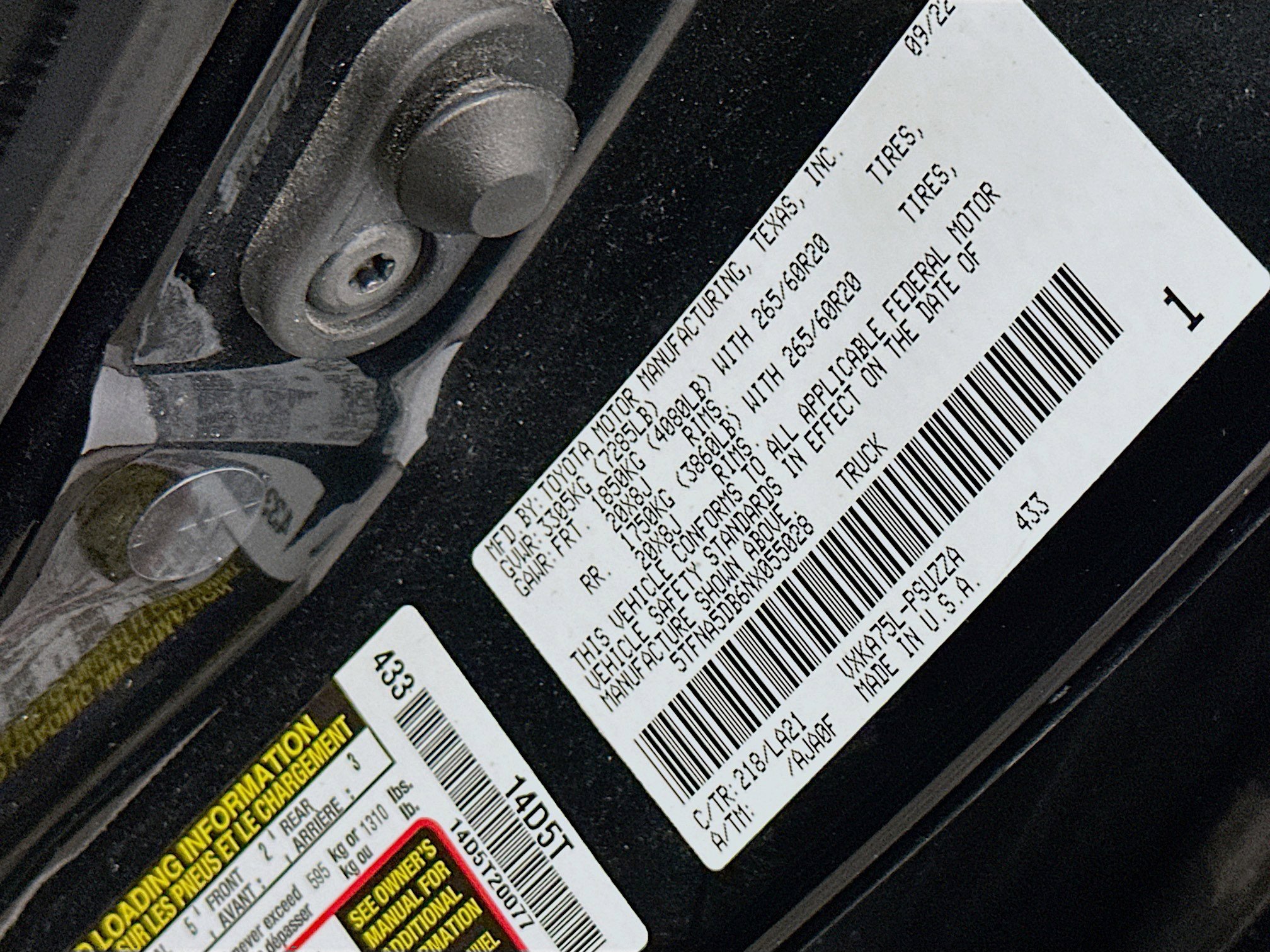 Used 2022 Toyota Tundra Platinum w/ Advanced Package AWD/4WD image 12