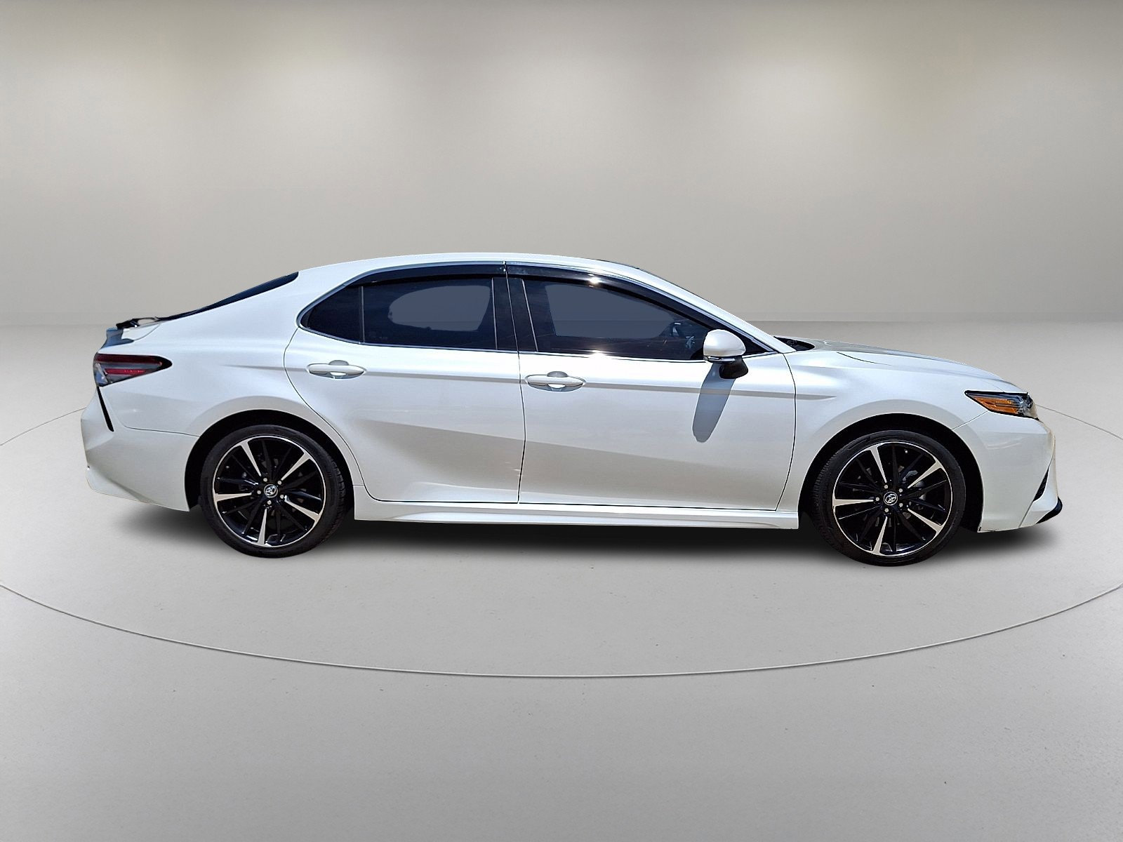 Used 2019 Toyota Camry XSE FWD image 12