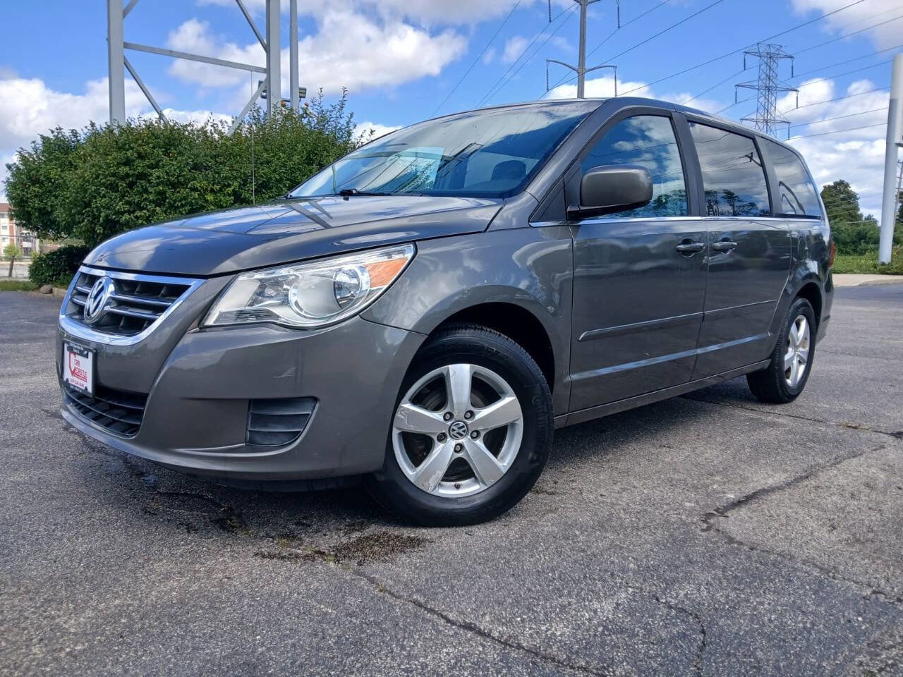 Used 2010 Volkswagen Routan SE