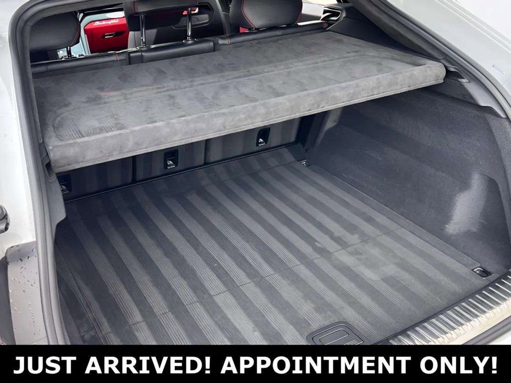 Used 2022 Lamborghini Urus image 41