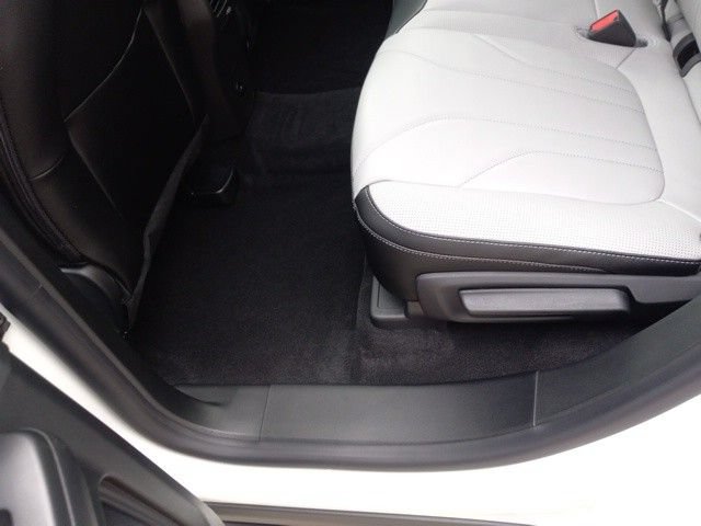 New 2025 Ford Escape SE w/ PHEV Premium Package FWD image 29