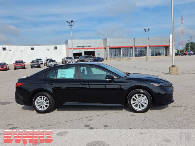New 2026 Toyota Camry Hybrid AWD/4WD image 2