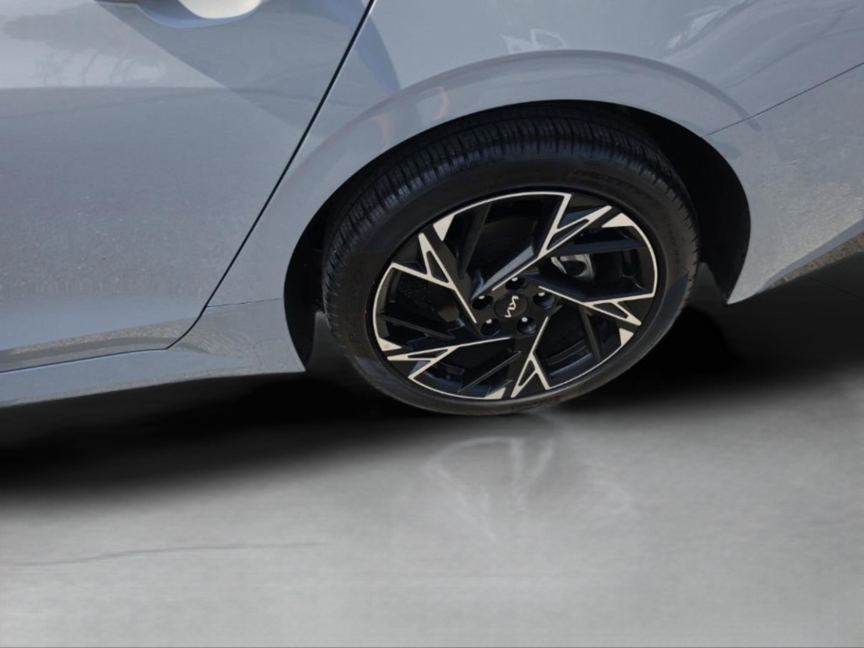 Used 2025 Kia K5 GT-Line image 31