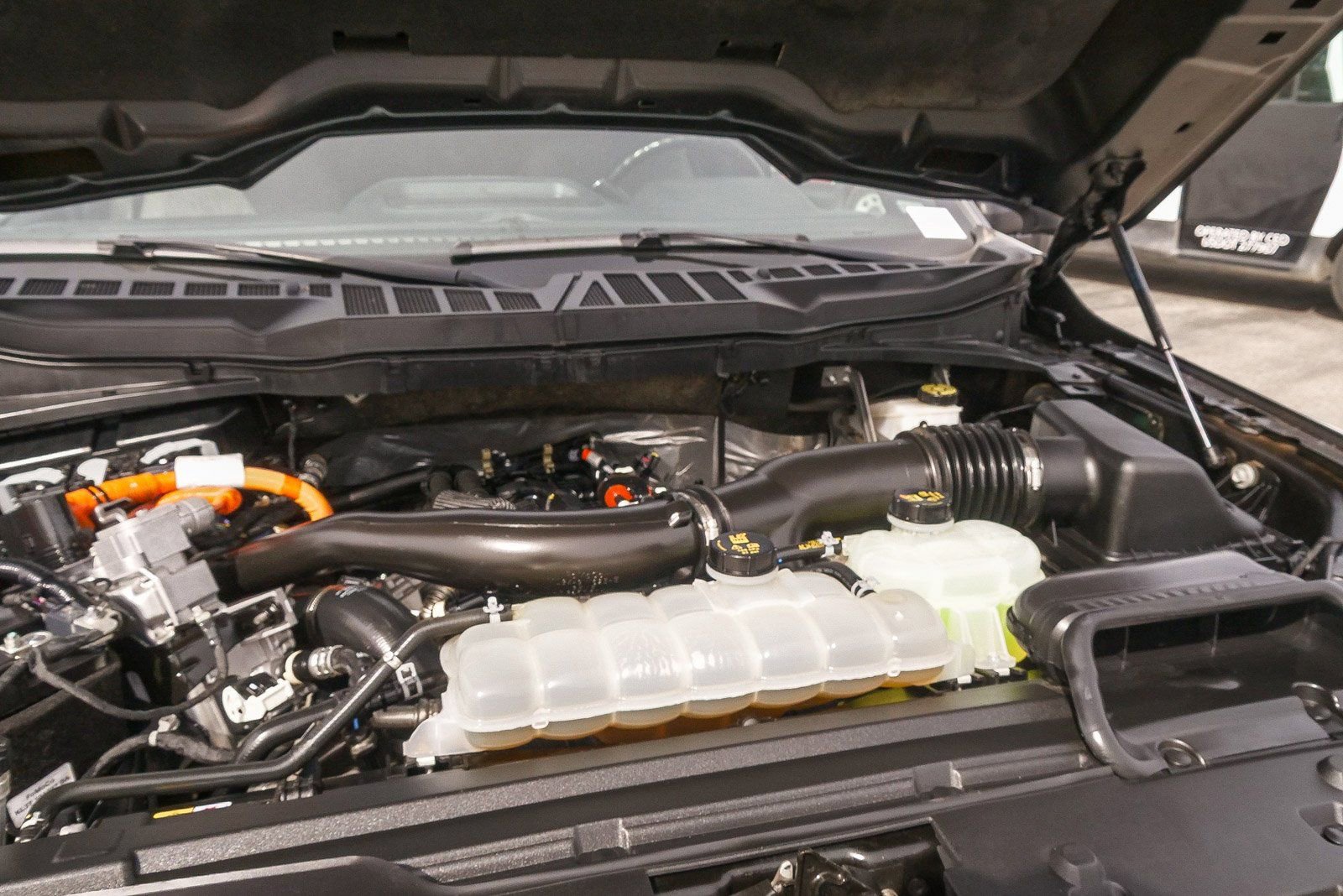 Used 2024 Ford F150 XLT w/ Mobile Office Package image 25