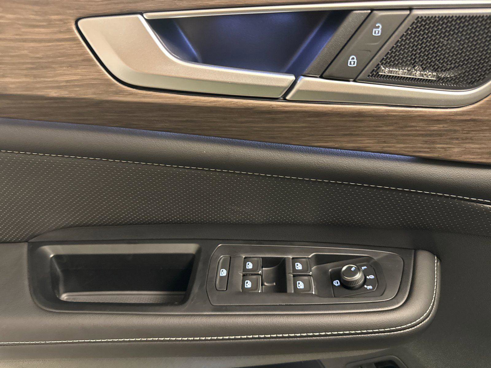 New 2026 Volkswagen Atlas SEL Premium R-Line image 10