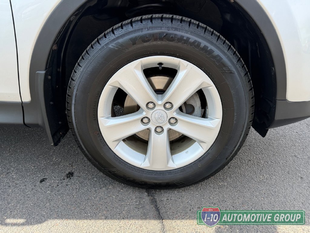 Used 2014 Toyota RAV4 XLE AWD/4WD image 12