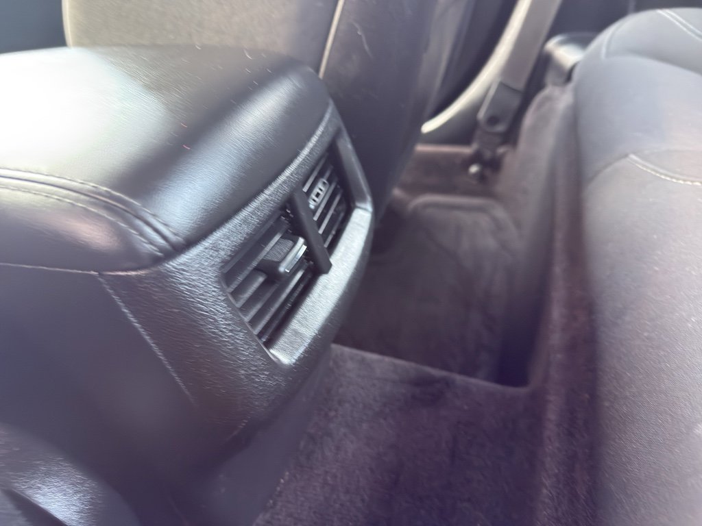 Used 2019 Dodge Challenger SXT w/ Blacktop Package image 28