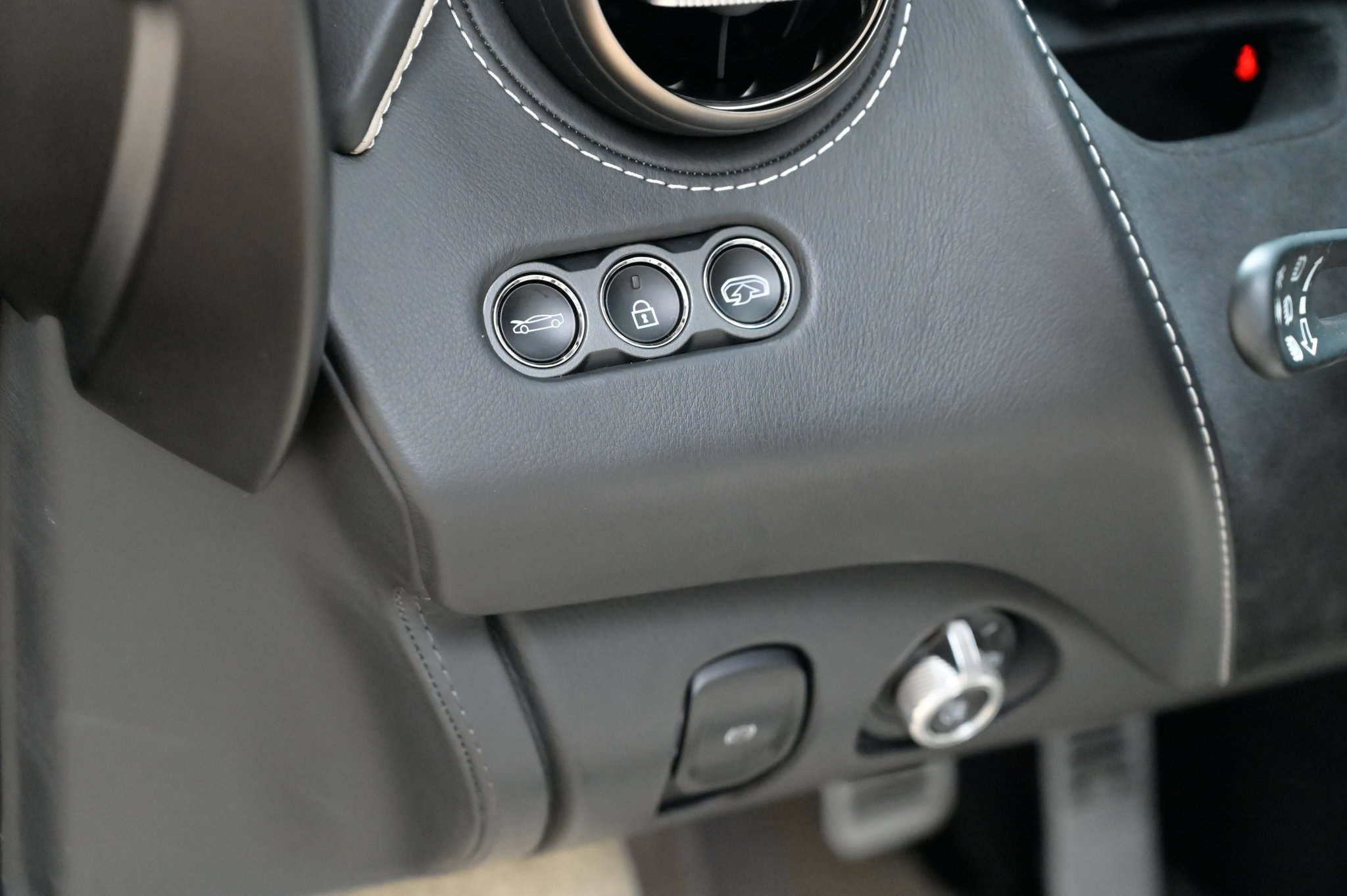 Used 2018 McLaren 720S Luxury RWD image 21