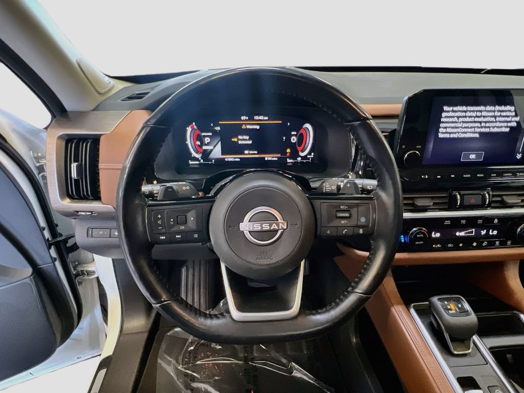 Used 2023 Nissan Pathfinder Platinum FWD image 11