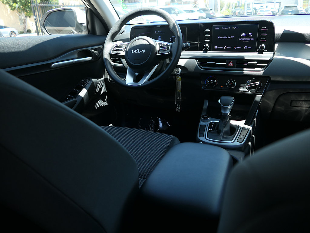Used 2024 Kia Seltos LX AWD/4WD image 25