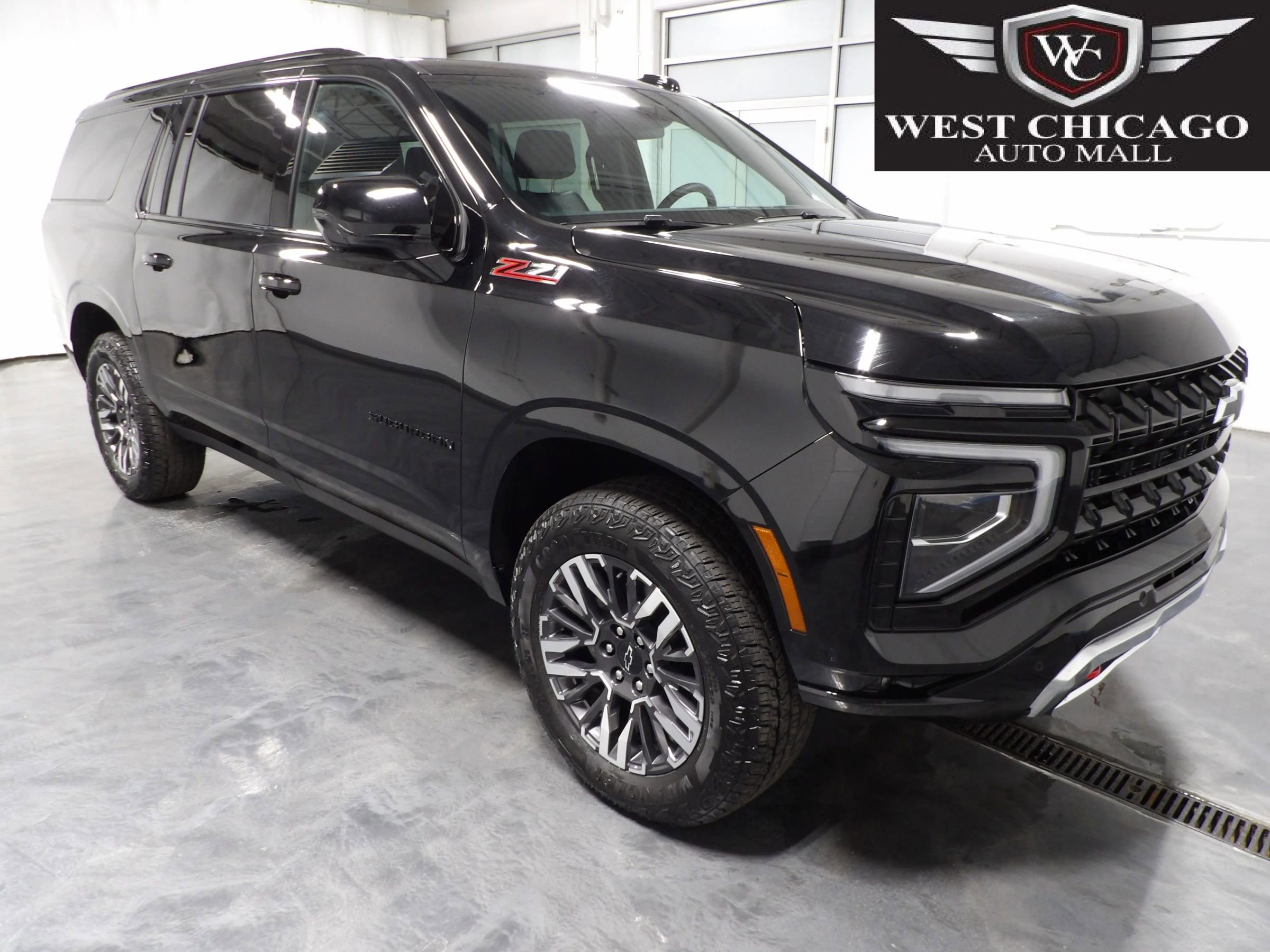 Used 2025 Chevrolet Suburban Z71 image 1