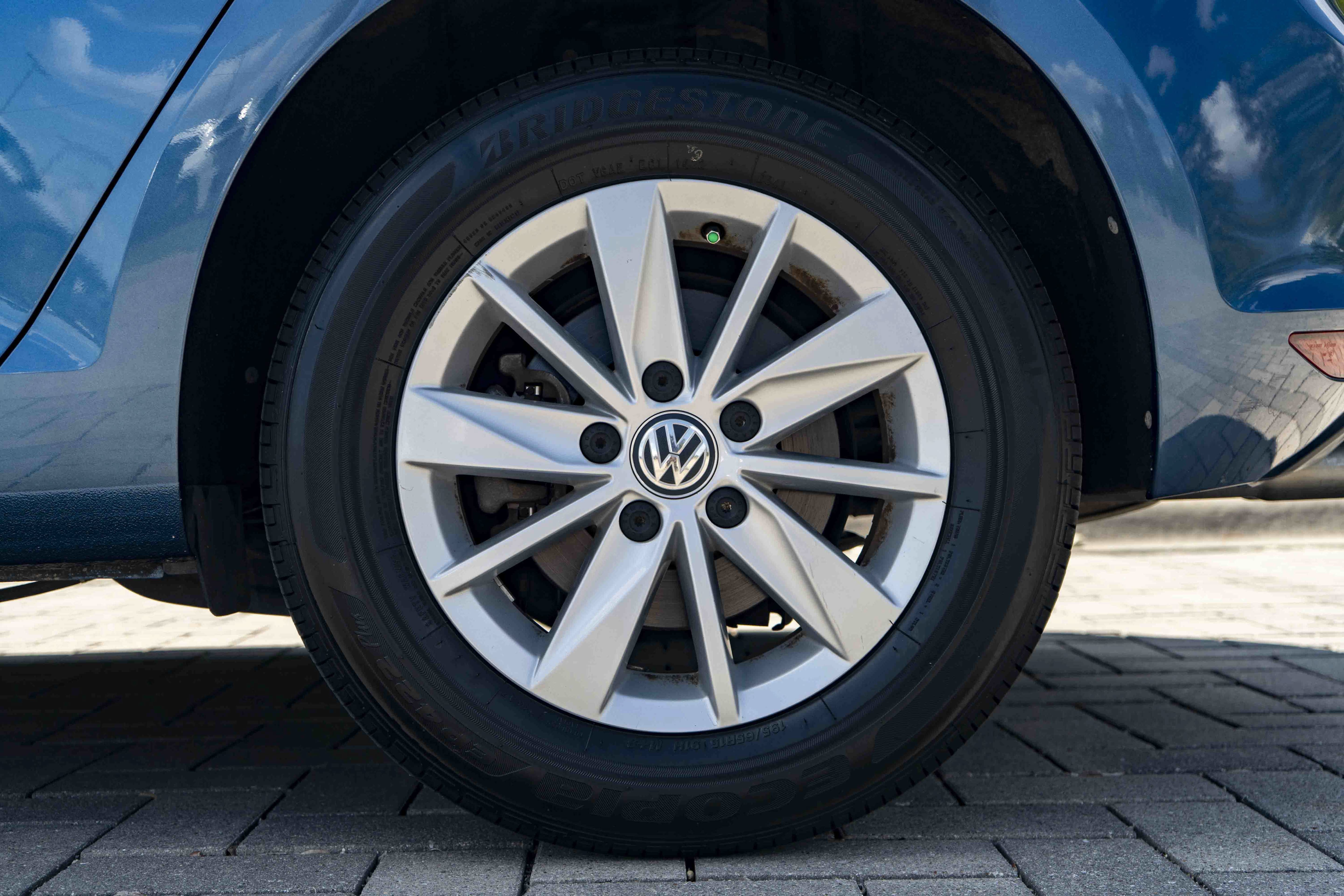 Used 2016 Volkswagen Golf S FWD image 14